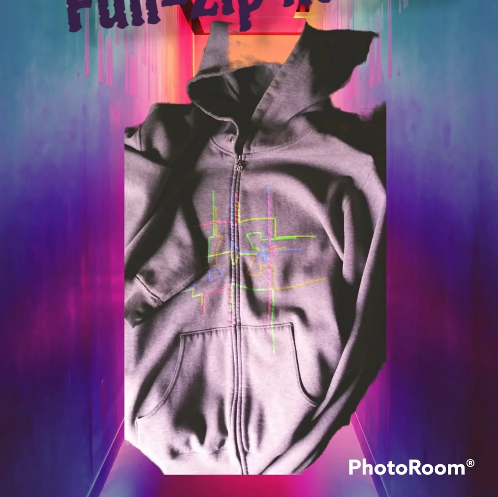 DC Graffiti zip hoodie - Picture 2 of 13